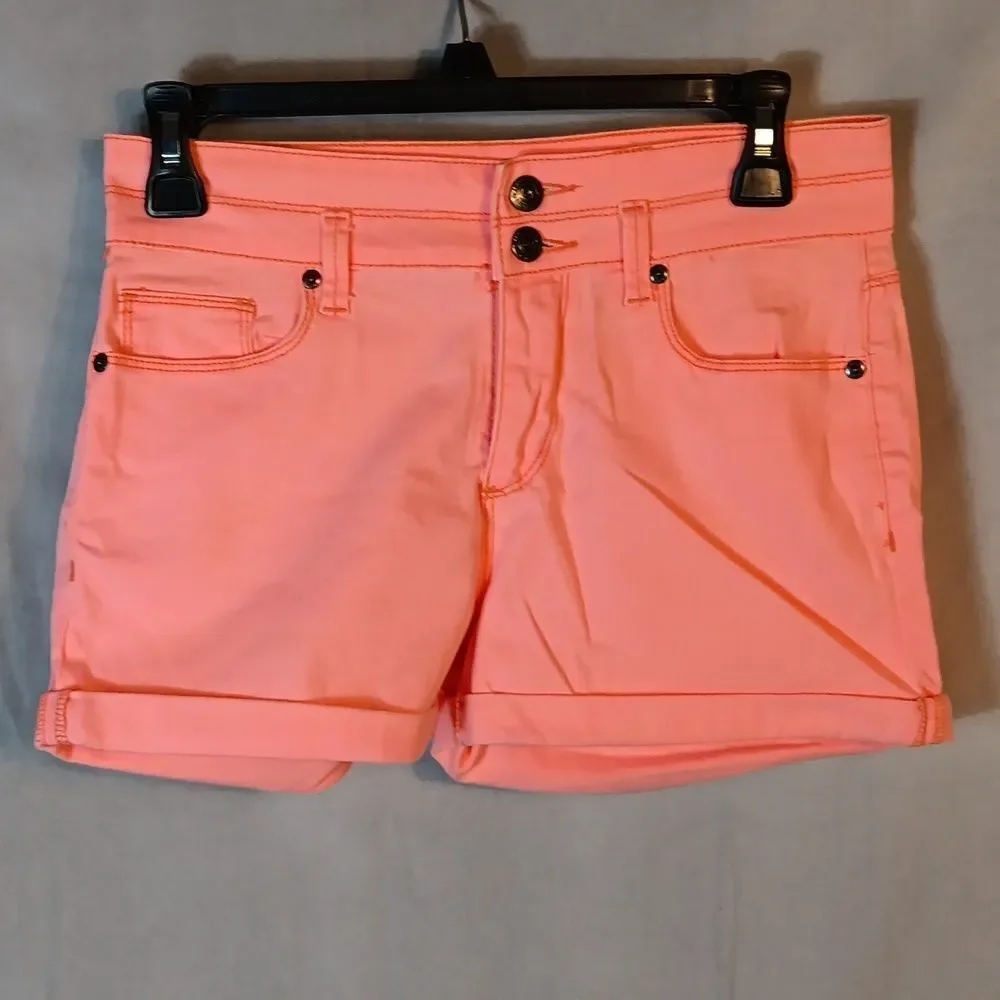 lei stylish peach